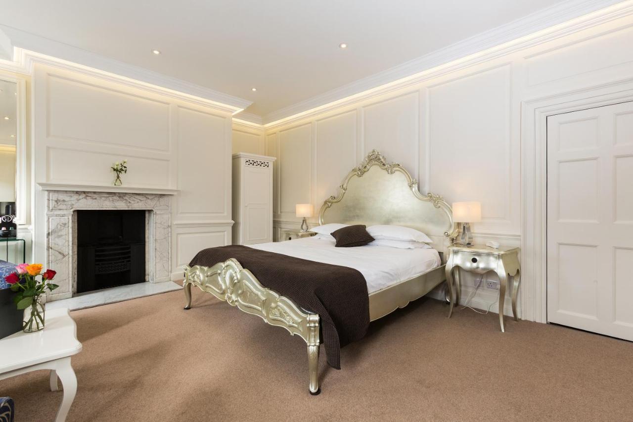The Bell Inn Hotel Horndon-on-the-Hill Esterno foto