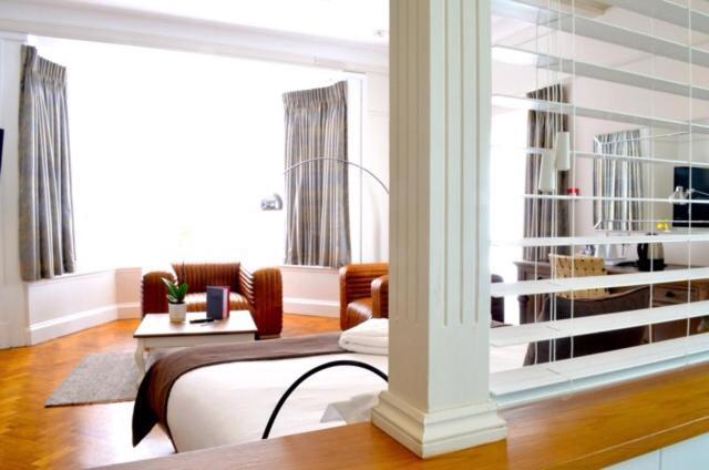 The Bell Inn Hotel Horndon-on-the-Hill Esterno foto