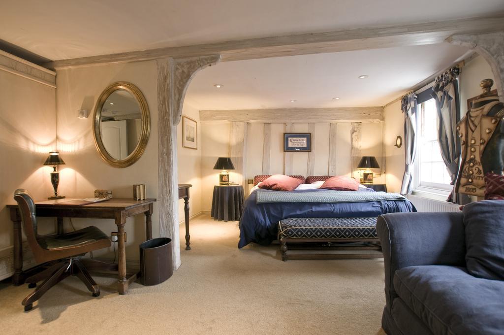 The Bell Inn Hotel Horndon-on-the-Hill Camera foto