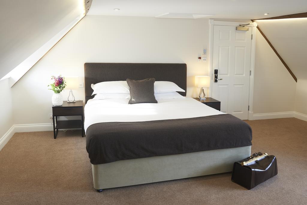 The Bell Inn Hotel Horndon-on-the-Hill Camera foto