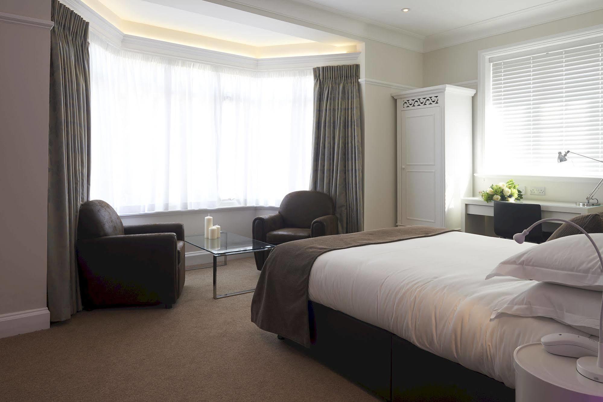 The Bell Inn Hotel Horndon-on-the-Hill Esterno foto